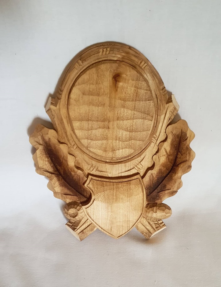 Geschnitzte Trophäenschilder für Rehtrophäen - kurze Schädel 112