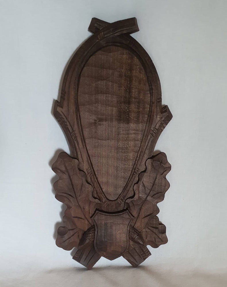 Geschnitzte Trophäenschilder für Rehtrophäen 113